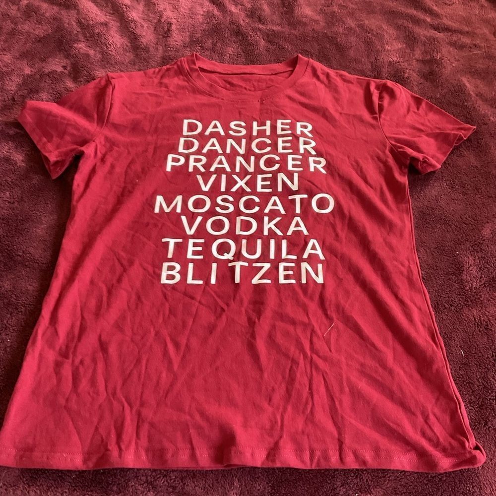 Reindeer Alcohol Drink Graphic Short Sleeve Crewneck Red Christmas T-Shirt Sz S